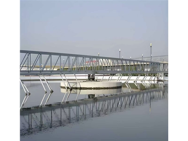 周边传动刮吸泥机