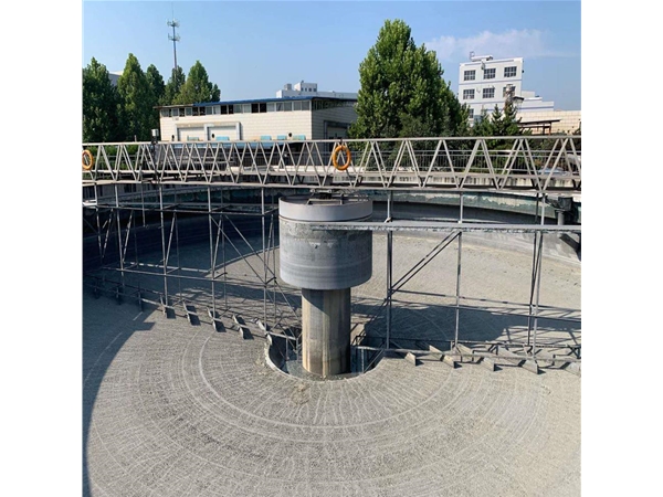 中心传动刮吸泥机