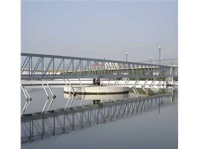 周边传动刮吸泥机